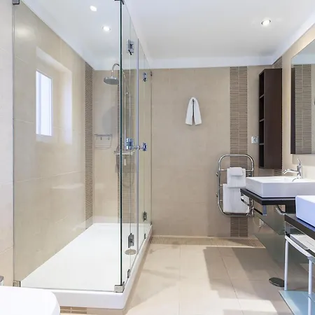 Vista فيلة Valados