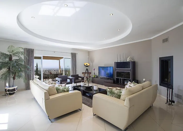 Vista Villa *