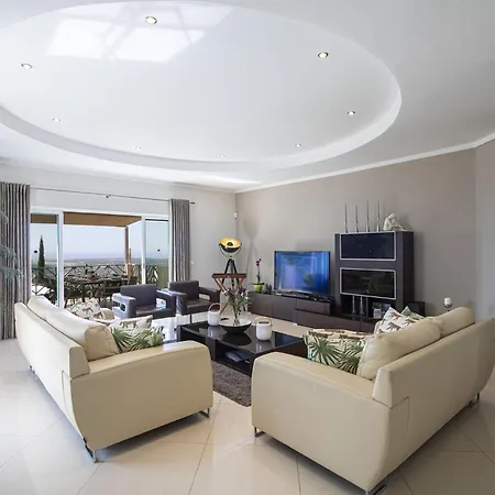 Vista Villa *